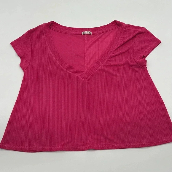 We The Free People Size Small Hot Pink T-Shirt Raw Sleeve Detail Barbie - Picture 1 of 8